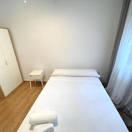 Triana Roomable Seville Luaran gambar