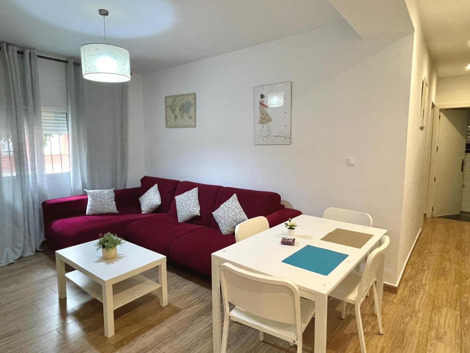 Triana Roomable Seville Luaran gambar
