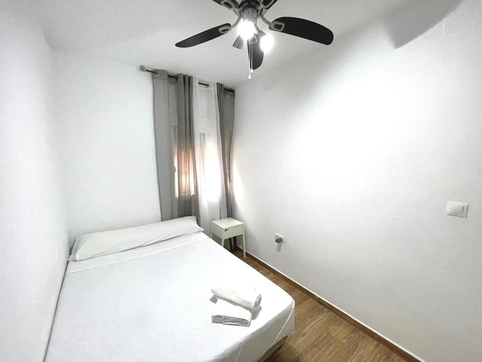 Triana Roomable Seville Luaran gambar