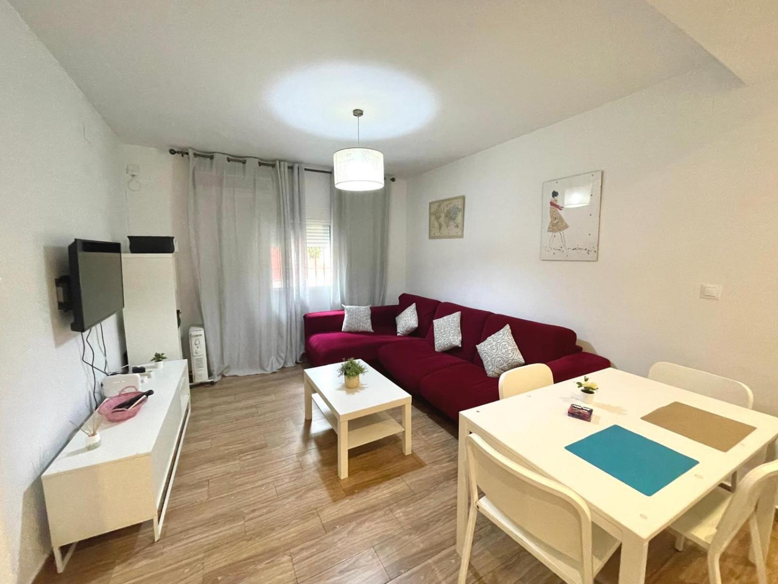 Triana Roomable Seville Luaran gambar
