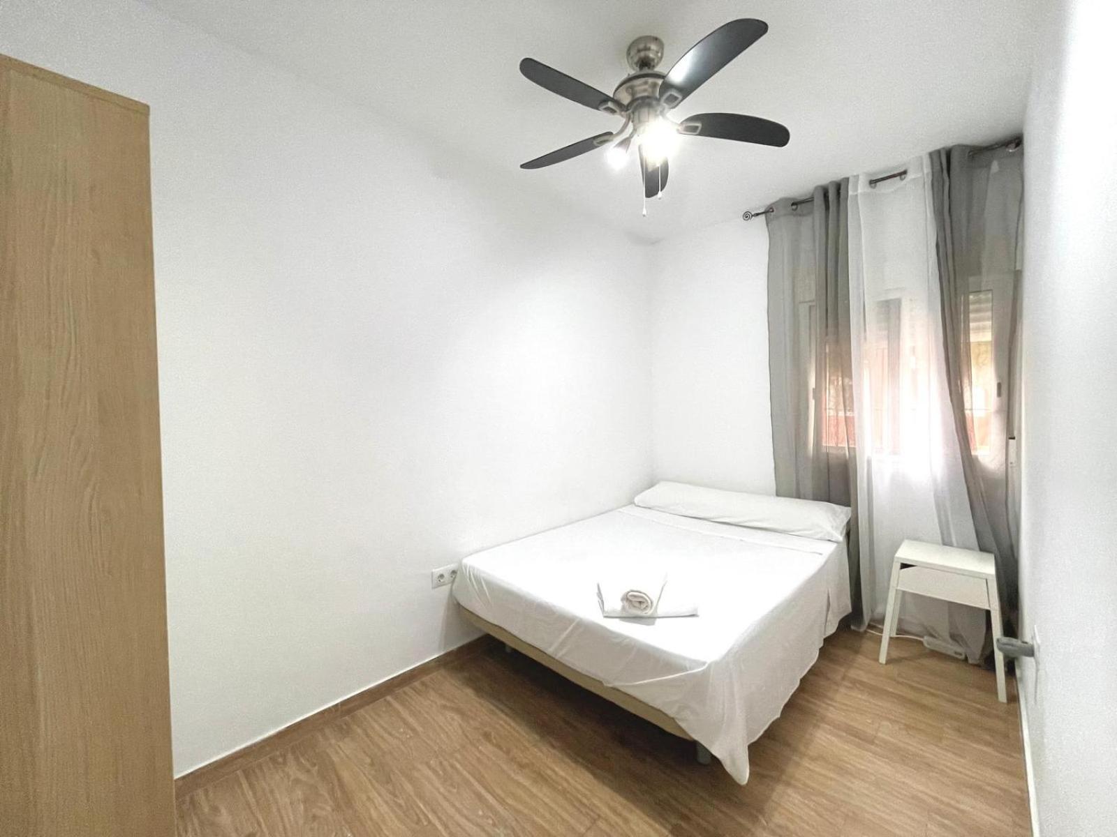 Triana Roomable Seville Luaran gambar