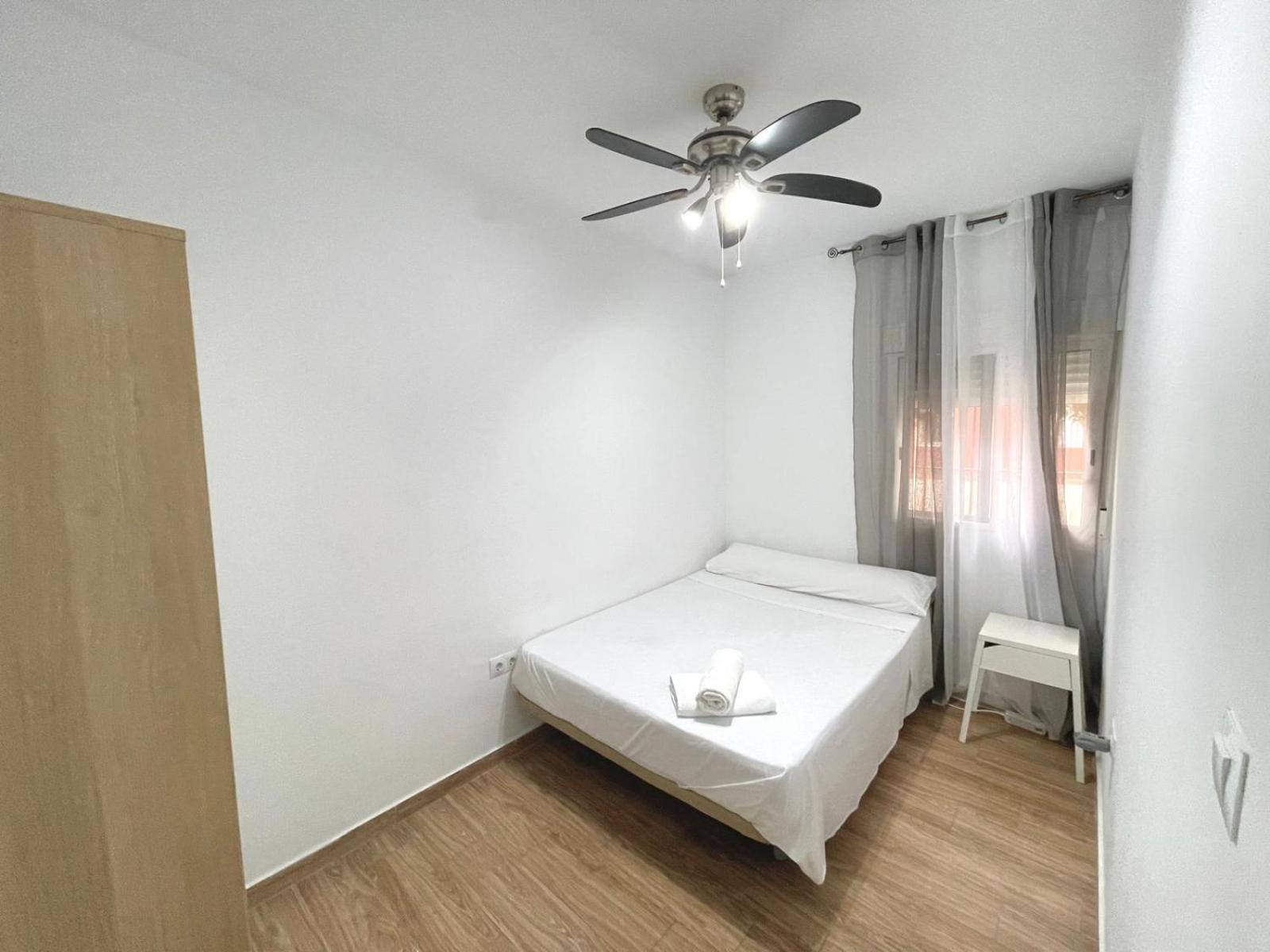 Triana Roomable Seville Luaran gambar